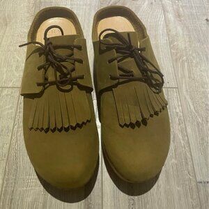 Bryr Clogs Zoe Platform Shoes (Size 8) in Kelp Nubuck